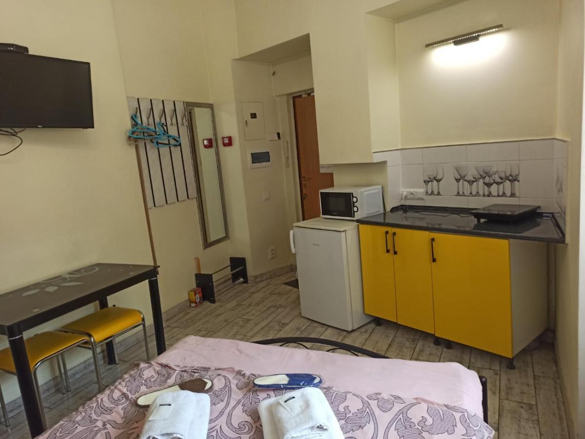 Smart Yellow Apartment-15 Хв Від Жд Вокзалу Lemberg Exterior foto